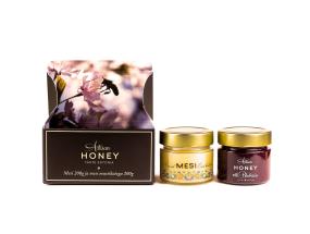 Artisan Honey Blossom -hunajaa 200 g + mustikkahunajaa 200 g pahvisessa lahjarasiassa