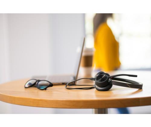 Poly Voyager 4320 MS Teams langattomat kuulokkeet, Bluetooth, USB-C, +BT700-dongle, +latausteline, musta