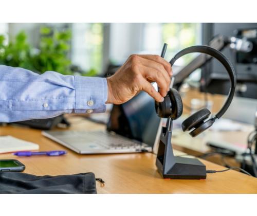 Poly Voyager 4320 MS Teams langattomat kuulokkeet, Bluetooth, USB-C, +BT700-dongle, +latausteline, musta