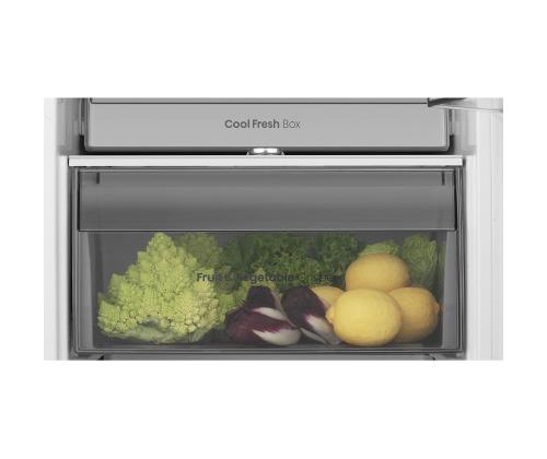 Hisense, 300 L, korkeus 178 cm - Integroitu jääkaappipakastin